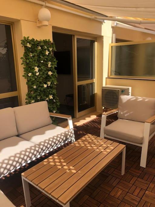 Modern Beachside Apartment